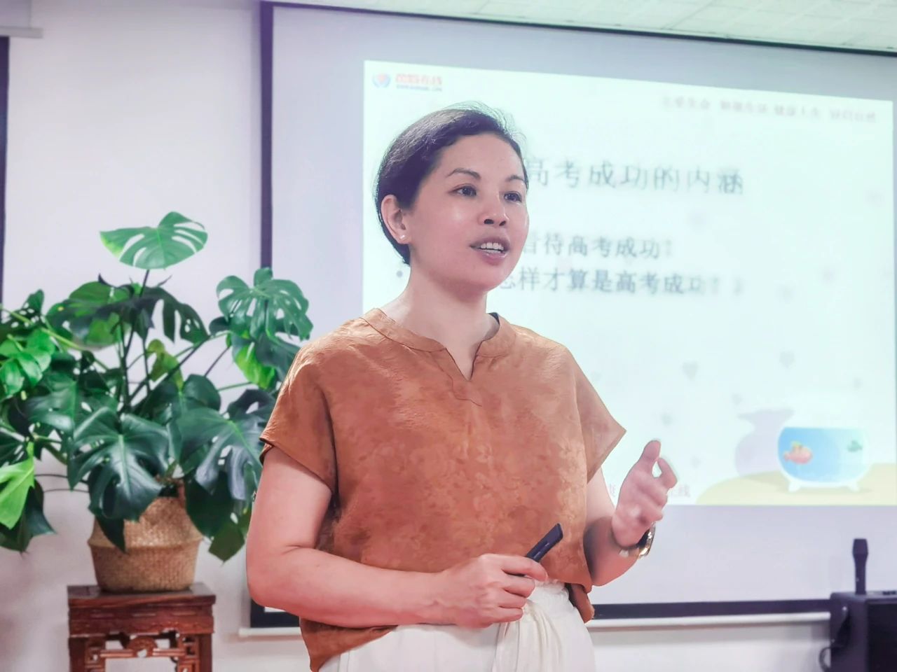 1728632525303480.jpg 1728632525303480.jpg