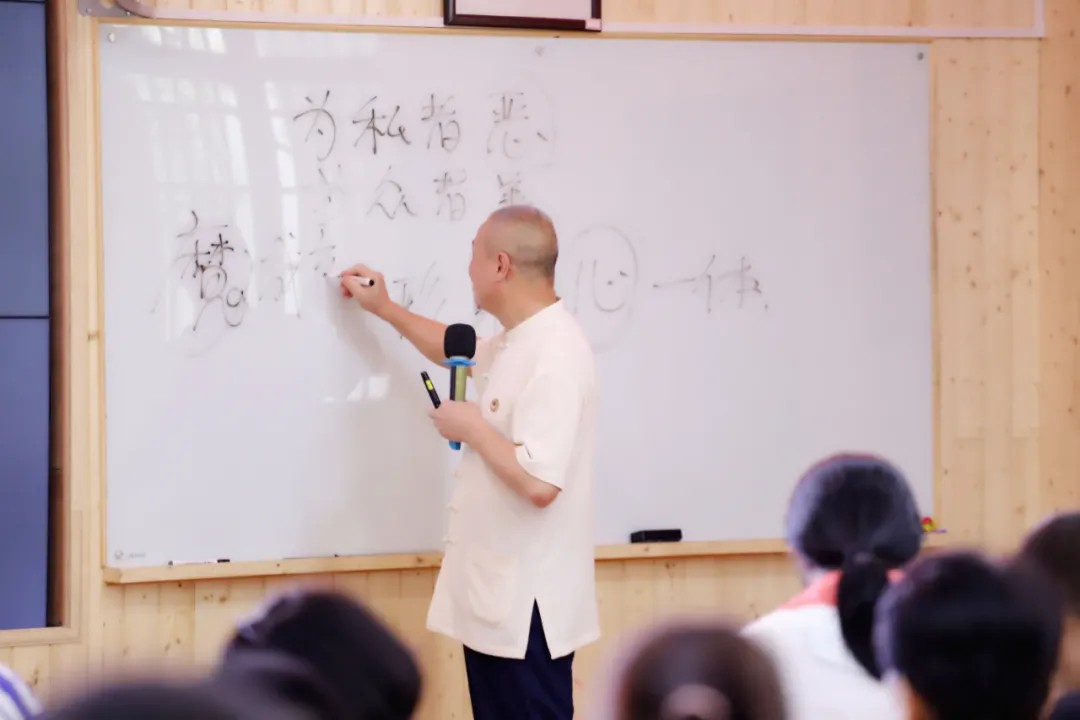 1729648700135200.jpg 1729648700135200.jpg