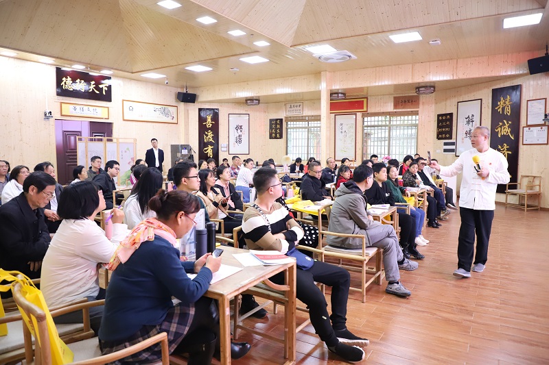 1731827868621261.jpg 1604366977724163.jpg