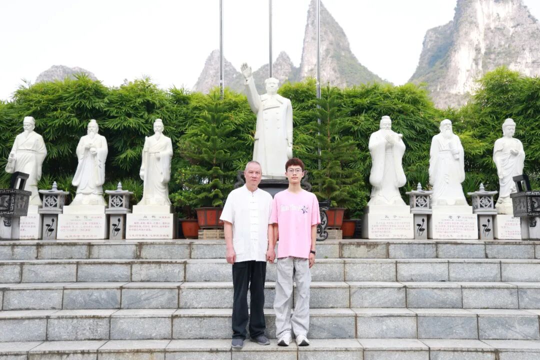 1757656566135808.jpg 1757656566135808.jpg